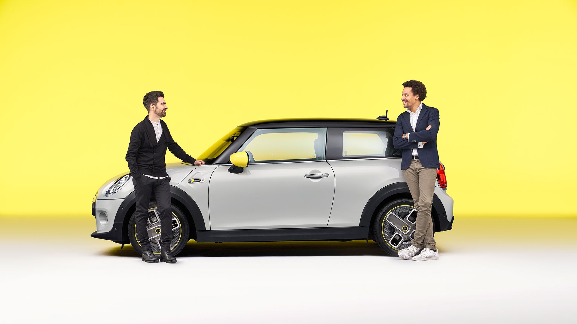 Oliver Heilmer ve Renzo Vitale ile MINI Cooper SE hakkında söyleşi | MINI Türkiye Oliver Heilmer ve Renzo Vitale ile MINI Cooper SE hakkında söyleşi | MINI Türkiye